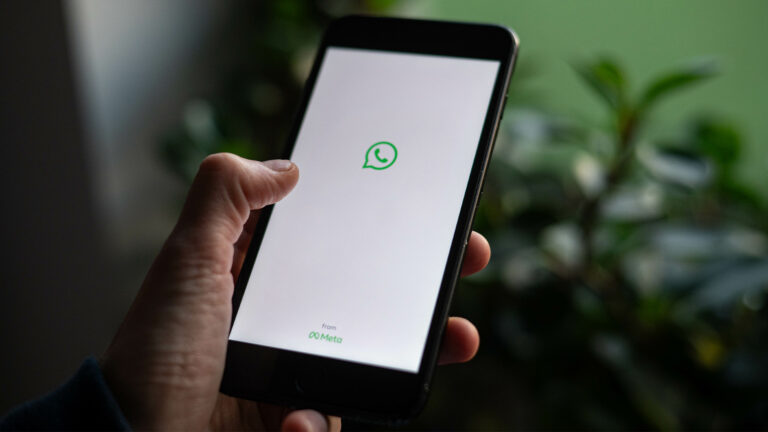 Unlock Unified WhatsApp Conversations with the Einstein 1 Platform